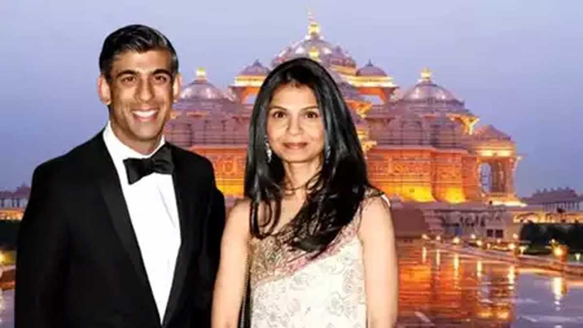 बारिश के बीच पत्नी के साथ अक्षरधाम मंदिर पहुंचे ऋषि सुनक बारिश के बीच पत्नी के साथ अक्षरधाम मंदिर पहुंचे ऋषि सुनक